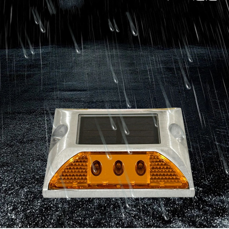 Luci di posizione a terra a en - Outdoor Power New Roads recensione e prezzo